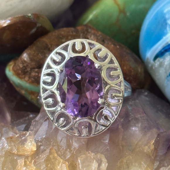 Stunning genuine amethyst sterling silver ring - Picture 3 of 9